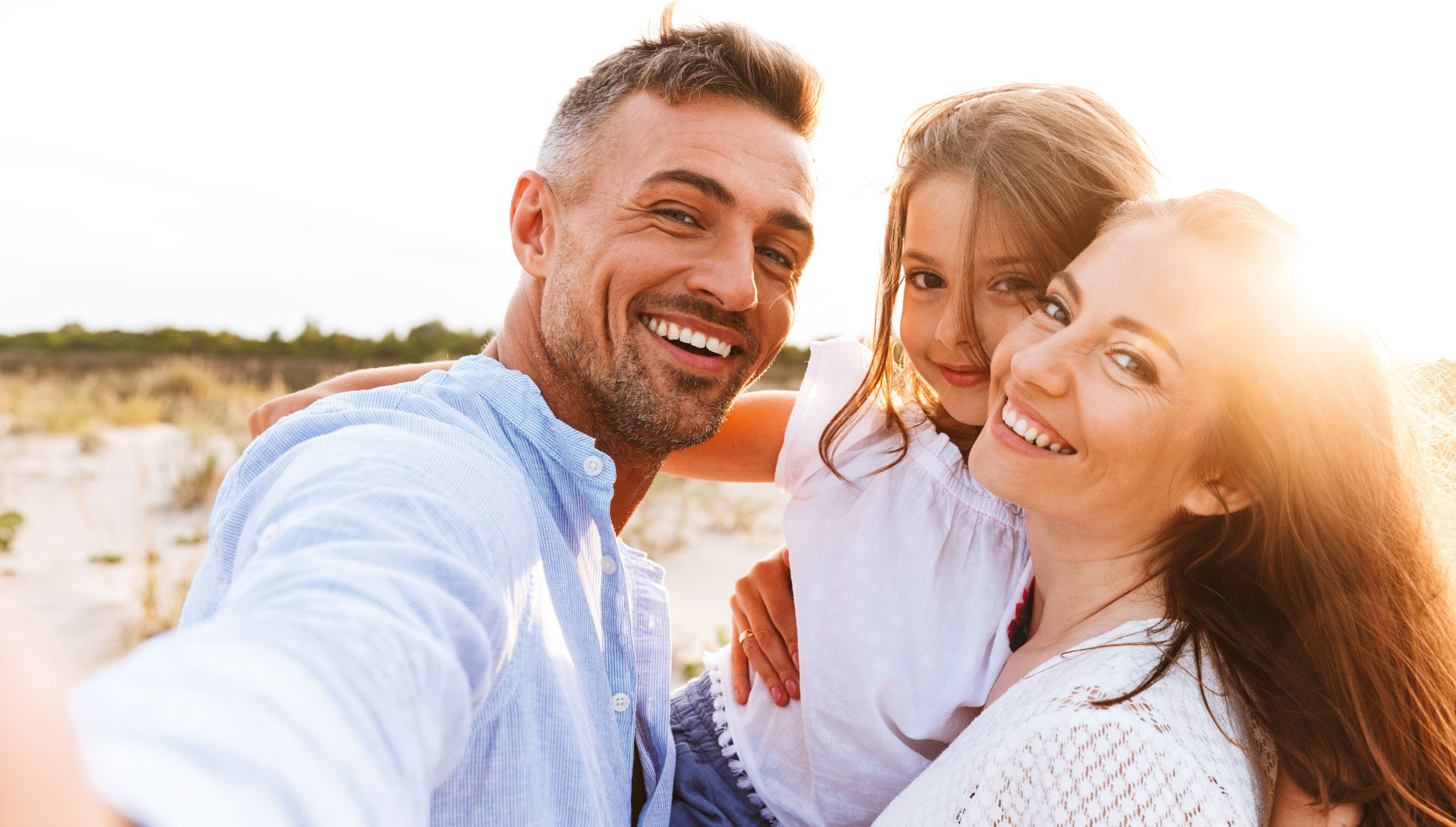Weiße Zähne beim Zahnarzt in Norderstedt